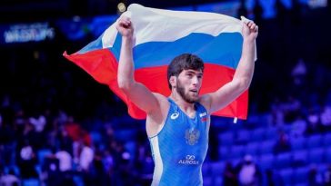 Luptătorii ruşi şi belaruşi pot concura sub steagurile lor naţionale, anunţă United World Wrestling