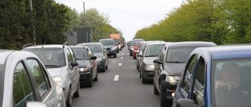 Restricţii pe cel mai circulat drum din România/ Traficul rutier se va desfăşura, timp de aproape o lună, pe câte o bandă a ambelor sensuri ale DN1, ca urmare a unor lucrări de reparaţii