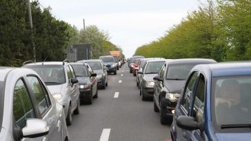 Restricţii pe cel mai circulat drum din România/ Traficul rutier se va desfăşura, timp de aproape o lună, pe câte o bandă a ambelor sensuri ale DN1, ca urmare a unor lucrări de reparaţii