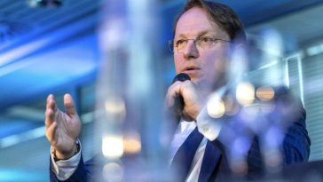 Nicio „breşă de securitate”, conchide ancheta UE în privinţa comisarului maghiar Oliver Varhelyi