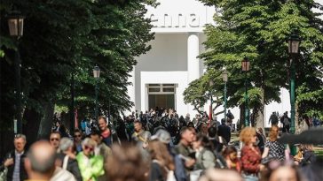 Juriul Bienalei de la Veneţia a demisionat în bloc din cauza participării Rusiei şi Israelului/ Organizatorii vor decerna premiile în noiembrie