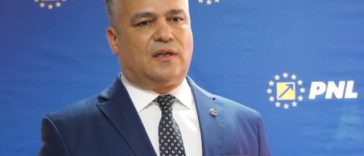Prim-vicepreşedintele PNL Adrian Veştea: PNL trebuie să se reaşeze la masa negocierilor cu partidele proeuropene şi să identifice soluţii pentru a continua guvernarea / Datoria noastră nu este să ne retragem demonstrativ