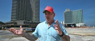 Un antreprenor american, Vic Mellor, un fost puşcaş marin care candidează în alegerile din noiembrie din partea republicanilor, se întâlneşte cu nepotul lui Raul Castro pentru a discuta despre afaceri