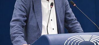 Europarlamentarul PNL Virgil Popescu a primit injurii după ce a scris pe Facebook: Avem nevoie de un cordon sanitar democratic care să împiedice accederea AUR în Guvernul României / Un motiv – girează violenţa, sub toate formele, a comentat el ulterior