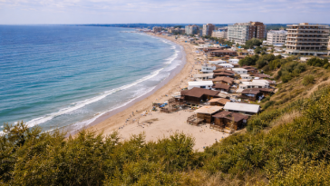 1 Mai – Hotelierii de pe litoral au pregătit 20.000 de locuri de cazare pentru minivacanţa de 1 Mai, dar se aşteaptă ca numărul turiştilor să fie între 15 şi 18.000