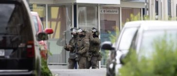 Luarea de ostatici la Banca Volksbank, la Sinzig, în vestul Germaniei s-a încheiat fără răniţi. Două persoane închise în sala seifurilor, eliberate, Autorii au fugit de la faţa locului