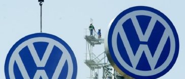 Familiile care controlează Volkswagen cer restructurarea grupului după scăderea profitului
