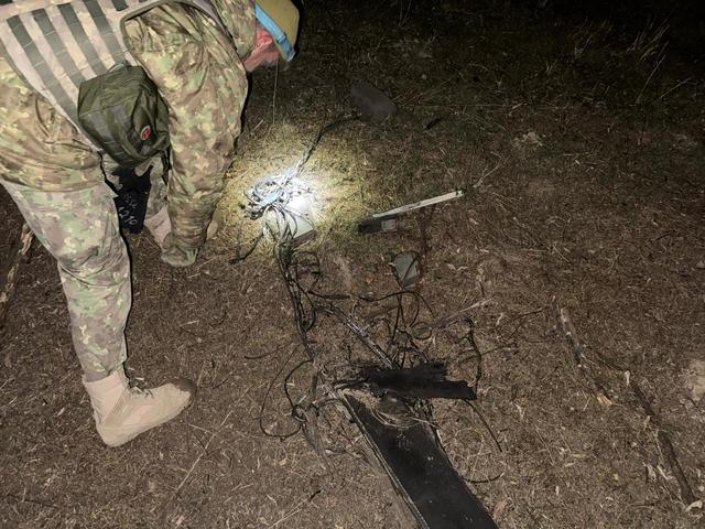 Dronă prăbuşită în Galaţi – Ministerul Apărării: De la începutul războiului, în 47 de situaţii au fost identificate fragmente de drone pe teritoriul României, 12 doar în acest an