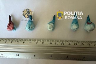 Constanţa: Bărbat de 35 de ani, prins când vindea cocaină cu sume cuprinse între 1.200 şi 2.000 de lei la o tranzacţie