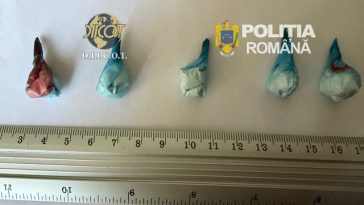 Constanţa: Bărbat de 35 de ani, prins când vindea cocaină cu sume cuprinse între 1.200 şi 2.000 de lei la o tranzacţie