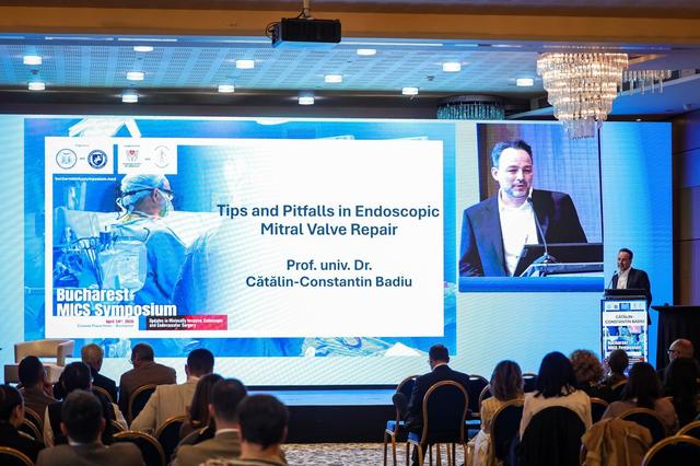 Dr. Cătălin Badiu: Le spun colegilor mai tineri – În fiecare zi targetul lor trebuie să fie vârfurile cele mai înalte/ Dr. Badiu a adus pentru ei la Bucureşti elita chirurgiei cardiovasculare mondiale – FOTO