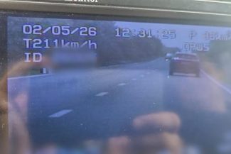 Timiş: Şofer prins în timp ce circula cu peste 200km/oră pe un drum naţional/ A rămas fără permis pentru 4 luni – FOTO