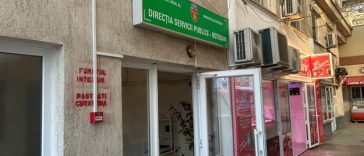 Percheziţii la Direcţia Servicii Publice Botoşani, dar şi la sediile unor firme şi persoane fizice – Cinci suspecţi, acuzaţi că au primit bani pentru a redistribui locuri de veci altor persoane decât celor care le-au concesionat