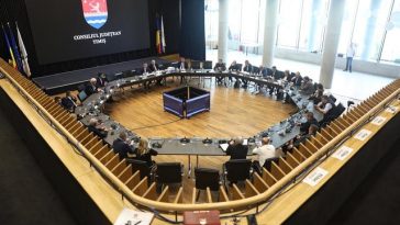 Bugetul judeţului Timiş, adoptat în unanimitate / Alfred Simonis: Avem şi o coaliţie la nivelul judeţului Timiş, formată din PSD şi PNL, care a funcţionat, funcţionează şi mi-aş dori să nu aducem mocirla de la Bucureşti la judeţul Timiş