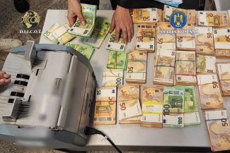 Constanţa: 37 de persoane, trimise în judecată în urma operaţiunii ”Calul Troian” / Afişau tatuaje similare, un nivel ridicat de trai şi li s-a compus o melodie ”M-am născut în 4-5, n-am nevoie de servici” Gruparea s-a extins în ţară şi străinătate