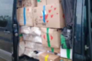 Doi poliţişti de frontieră şi trei vameşi, între reţinuţii în dosarul care vizează grupări ce aduceau produse de contrabandă din Ucraina, inclusiv pesticide / Cum operaţu reţelele