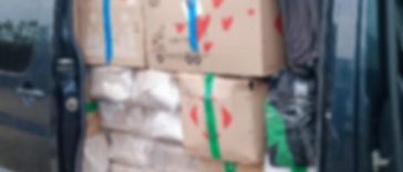 Doi poliţişti de frontieră şi trei vameşi, între reţinuţii în dosarul care vizează grupări ce aduceau produse de contrabandă din Ucraina, inclusiv pesticide / Cum operaţu reţelele