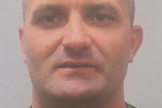 Bihor: Amplă operaţiune de căutare a bărbatului suspectat că a ucis-o pe fata de 18 ani / Anchetatorii au publicat fotografia suspectului / Are 39 de ani şi este căutat cu sprijinul câinilor de urmă, al dronelor şi al unui elicopter