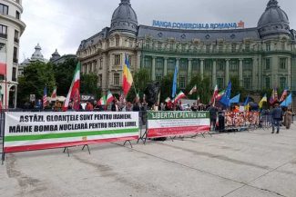 REPORTAJ – Protest al iranienilor din România după spânzurarea unor conaţionali: „Prea multe guverne aleg confortul tăcerii, dar tăcerea le face complice cu crimele din Iran. Sângele nu dispare, dacă întorci privirea” – FOTO