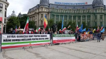 REPORTAJ – Protest al iranienilor din România după spânzurarea unor conaţionali: „Prea multe guverne aleg confortul tăcerii, dar tăcerea le face complice cu crimele din Iran. Sângele nu dispare, dacă întorci privirea” – FOTO