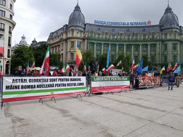 REPORTAJ – Protest al iranienilor din România după spânzurarea unor conaţionali: „Prea multe guverne aleg confortul tăcerii, dar tăcerea le face complice cu crimele din Iran. Sângele nu dispare, dacă întorci privirea” – FOTO