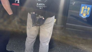 Bătrân de 76 de ani din Zalău, agresat în propria curte cu un cuţit de un bărbat care ulterior a fugit / Victima a fost transportată la spital / Agresorul a fost găsit la el acasă / Dosar penal de tentativă de omor