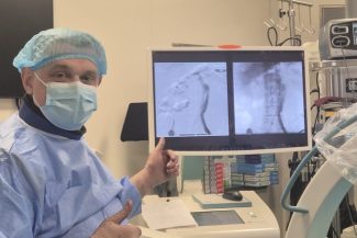Premieră medicală la Spitalul Judeţean Timişoara – Pacient de 78 ani cu anevrism de aortă abdominală, operat cu succes printr-o nouă procedură – FOTO