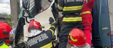 Prahova – Accident între un autobuz şi un camion, la Şirna. Şoferul autocamionului a fost rănit. A fost solicitat elicopterul SMURD – FOTO