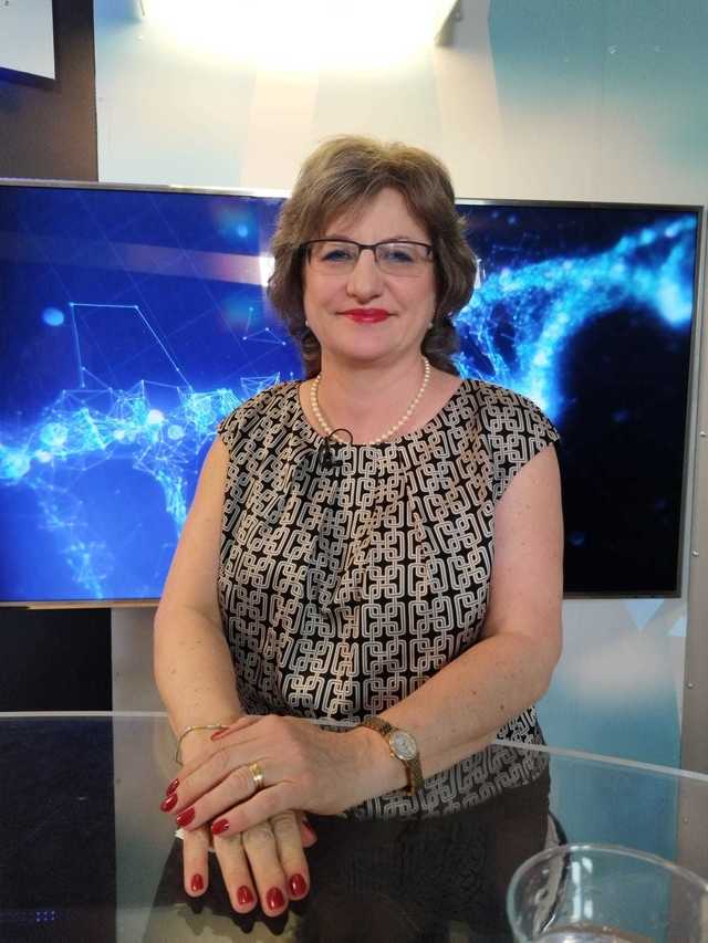 Dr. Diana Loreta Păun: De multe ori, simptomele bolilor tiroidiene şi ale menopauzei pot fi confundate / Femeile la menopauză ar trebui să-şi facă o evaluare a funcţiei tiroidiene / Rolul tiroidei la adolescente
