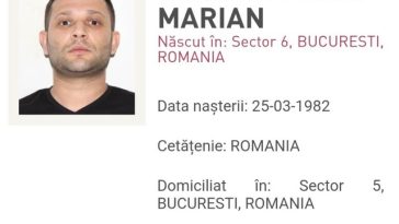 Un bărbat care a întors maşina pe linia continuă, într-o intersecţie din Bucureşti, oprit de poliţişti / Aceştia au constatat că este urmărit internaţional pentru furturi comise în Austria / De aproape doi ani era căutat de anchetatori