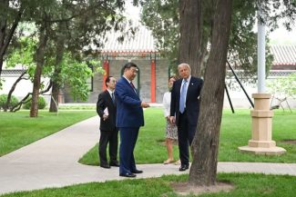 Trump anunţă, după vizita sa de stat în China, că ”nu a vorbit” cu Xi despre taxe vamale
