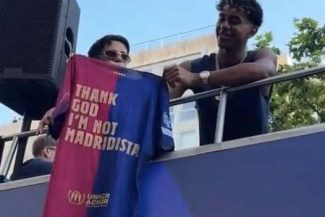 „Slavă Domnului că nu sunt fan Real Madrid”, tricoul afişat de Lamine Yamal la sărbătorirea titlului câştigat de FC Barcelona – FOTO, VIDEO