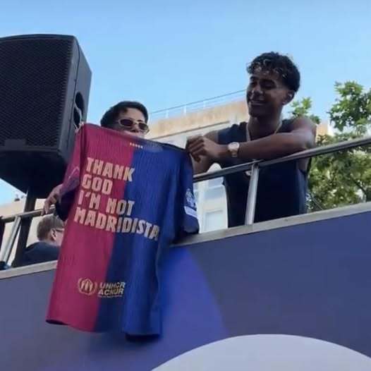 „Slavă Domnului că nu sunt fan Real Madrid”, tricoul afişat de Lamine Yamal la sărbătorirea titlului câştigat de FC Barcelona – FOTO, VIDEO