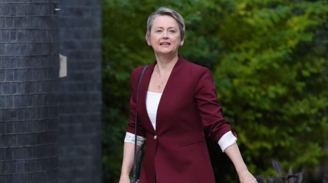 Londra condamnă ”încălcarea spaţiului aerian al NATO de către Rusia”, în urma căderii unei drone ruseşti la Galaţi, drept ”extrem de periculoasă şi nechibzuită”. Regatul este ”unit cu România şi aliaţii săi pentru a apăra fiecare centimetru al teritoriulu