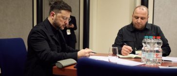 POLITICO: Zelenski l-a trimis pe şeful echipei de negociatori în SUA pentru noi discuţii de pace