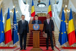 ADRIAN VEŞTEA, DESEMNAT PREMIER – Agenţiile internaţionale de presă consemnează schimbarea propunerii de premier în România, subliniind contextul politic dificil