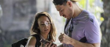 Suedia îi îndeamnă pe părinți să renunțe la utilizarea telefoanelor mobile în prezența copiilor lor