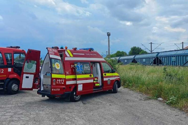 Neamț: Copil de 12 ani, la spital, după ce s-a electrocutat pe un vagon de tren, în gara Târgu-Neamț