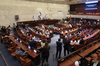 Parlamentul israelian a votat în primă lectură în favoarea dizolvării sale