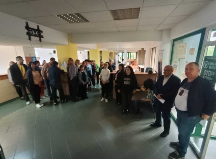 Harghita: Aproximativ 100 de angajați de la AJFP și Trezorerie au protestat spontan împotriva noii legi a salarizării