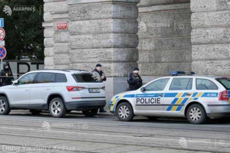 Cehia: Poliția a inculpat patru persoane care au obligat zeci de tinere să realizeze conținut erotic pentru OnlyFans