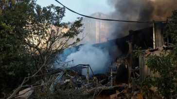 #Ucraina: Rusia afirmă că a atacat 10 fabrici militare în ultimul bombardament, ce evidențiază vulnerabilitatea #Ucrainei în fața rachetelor…
