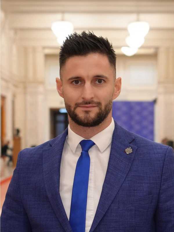 Deputatul Gheorghe Petru Pîclișan a părăsit grupul Uniți pentru România și va activa ca parlamentar neafiliat