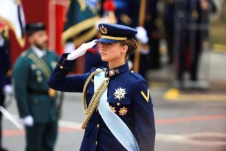Viitoarea regină a Spaniei a obținut insigna de parașutist