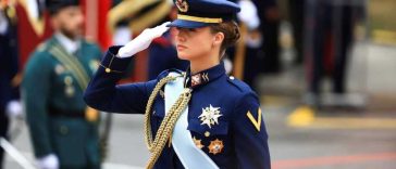 Viitoarea regină a Spaniei a obținut insigna de parașutist