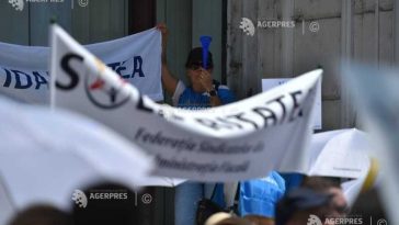 Sindicaliștii din Finanțe protestează miercuri în fața ministerului