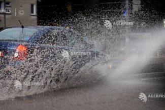 Vreme instabilă, cu intensificări ale vântului și averse în București, până joi seara (meteorologi)