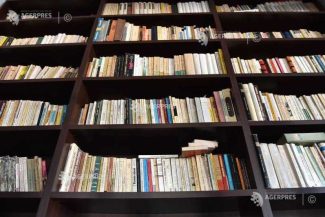 Raftul românesc de la Sofia – apel pentru donații de carte Bibliotecii Universitare din Bulgaria