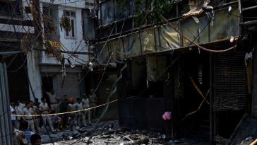 UPDATE India: Cel puţin 21 de persoane, decedate din cauza unui incendiu într-un restaurant din New Delhi