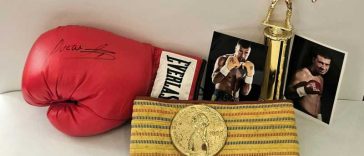 Campanie MNIR/ Lucian Bute – primul sportiv care donează muzeului bunuri legate de cariera sa
